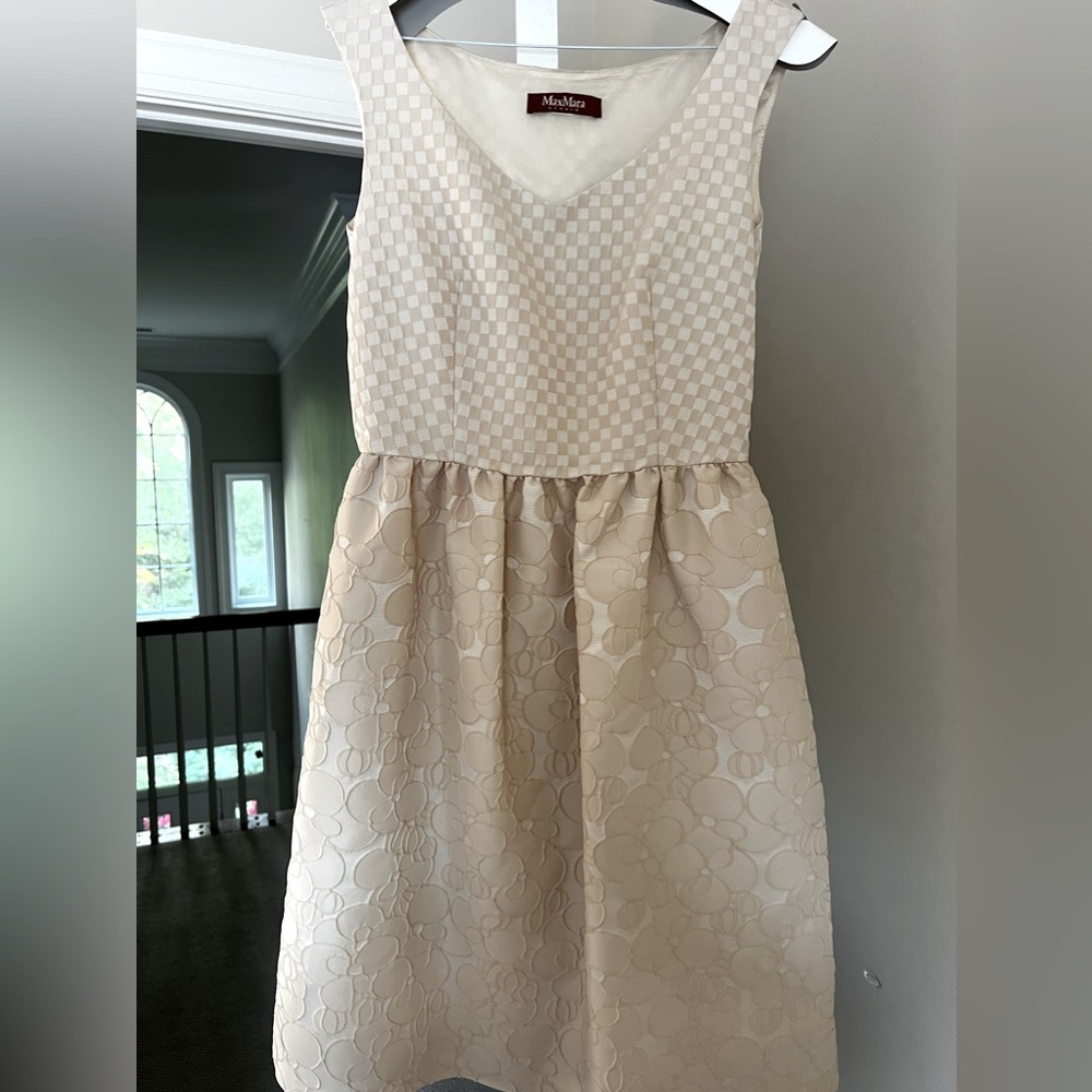 Max Mara ivory/cream sleeveless dress
